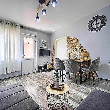 Apartment Korado Pula